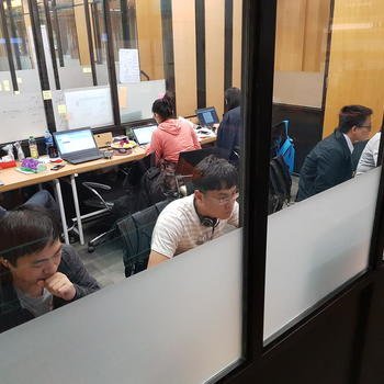 Wecash (Southeast Asia) - The Beijing engineering team is hard at work in our temporary office in Jakarta.