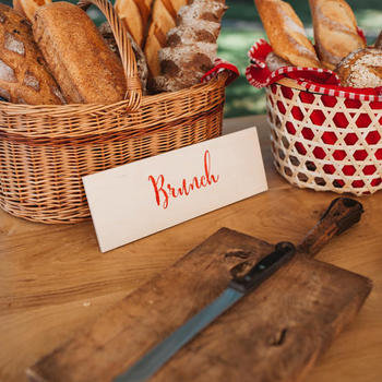 ooshot.com - Nous commençons la semaine avec un petit déjeuner et le meilleur pain de Paris apporté par notre Directeur de la Photo
