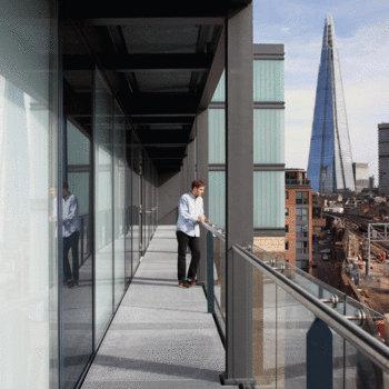 Movemeback - In the centre of London with great views from our terrace!