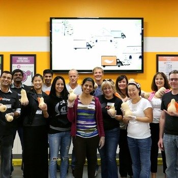 Apigee - Apigeeks taking time to volunteer at Second Harvest Food Bank this year