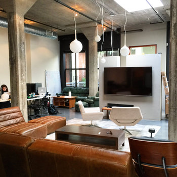 imoji - We have a great space for work, relaxation and competitive PS4 gaming.