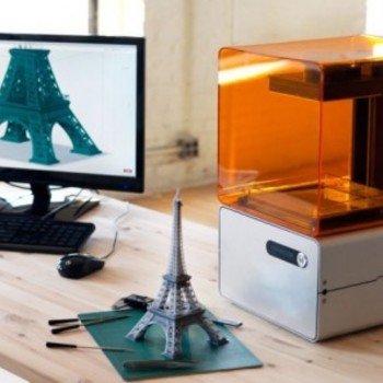 Birdi - Is that a 3D printer? Not just that, it's a precision stereolithography 3D printer. Only do something if you do it right.