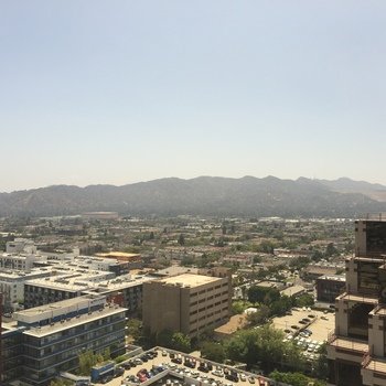 mobileforming - We work in a spacious, open office with floor-to-ceiling windows overlooking Los Angeles and the Valley.